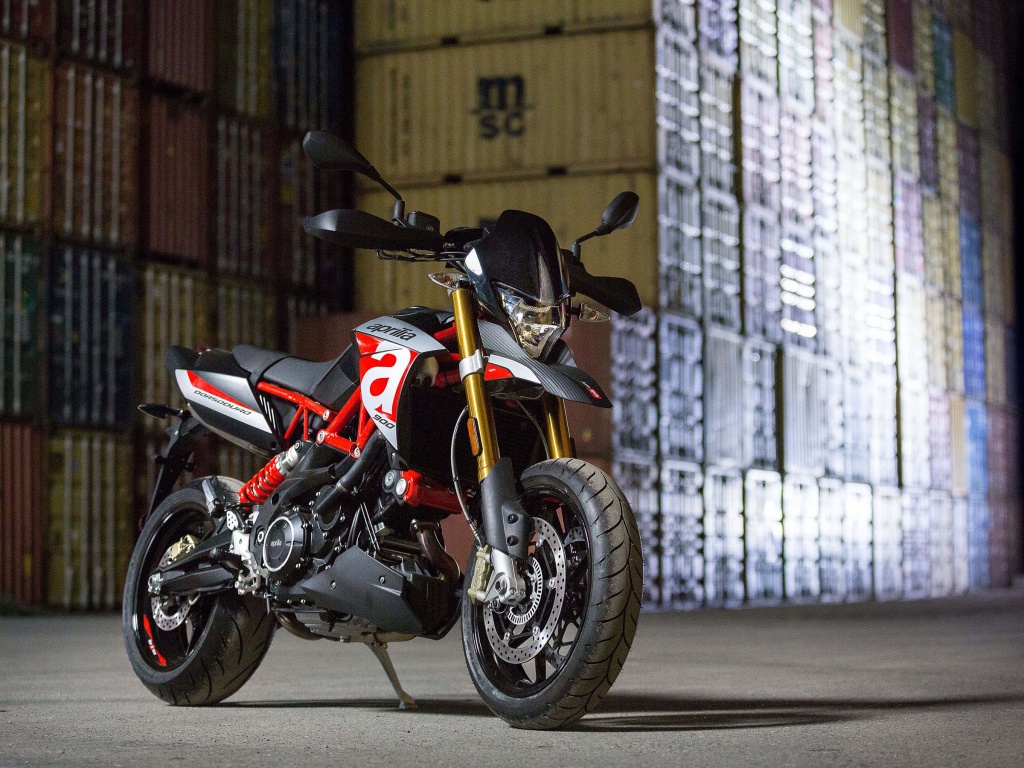 Фото мотоцикла Aprilia Dorsoduro 900